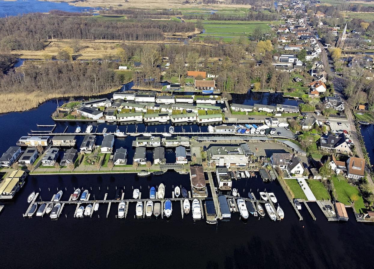 Plan om van jachthaven De Ankerplaats in Kortenhoef woonschepenhaven te maken definitief passé. JeeG